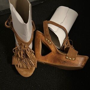 Chinese Laundry Tan Fringe Wedges